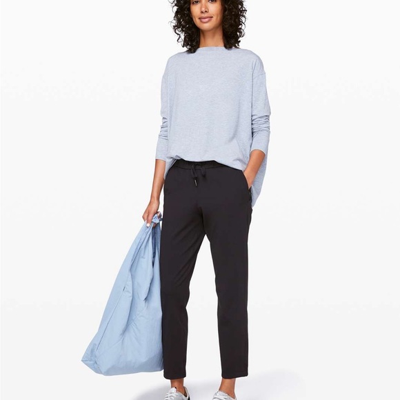 Lululemon On The Fly 7/8 Pants in Dark Olive - Picture 10 of 12